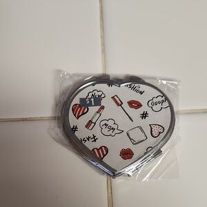 Modella Silver Heart-Shaped Mirror 1-3